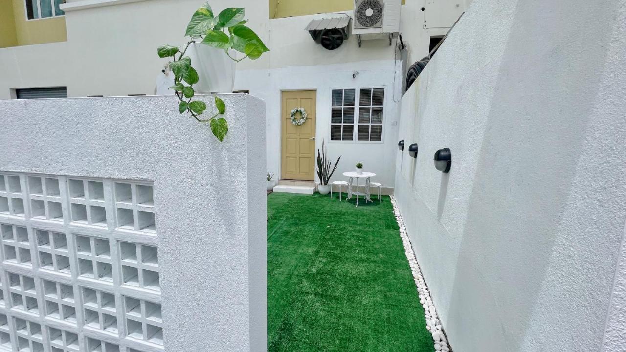 Helena'S Studio Suite Герик Экстерьер фото